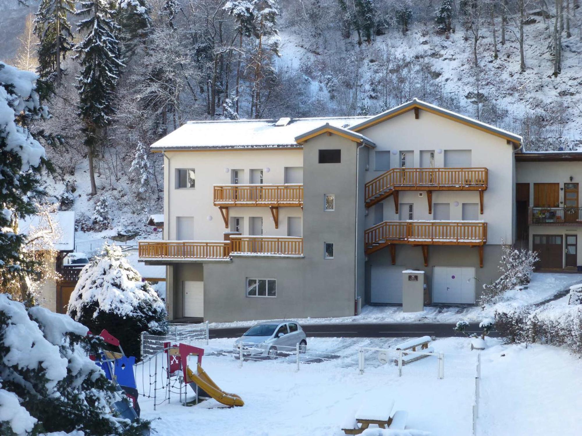 Appartement Neuf 2* Au Centre De Brides Avec Terrasse, Proche Telecabines Et Commerces - Fr-1-512-41 Eksteriør billede